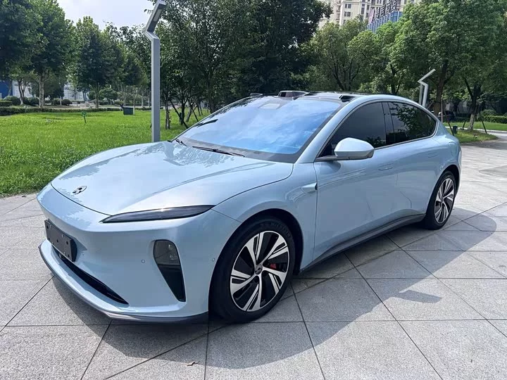 NIO ET5