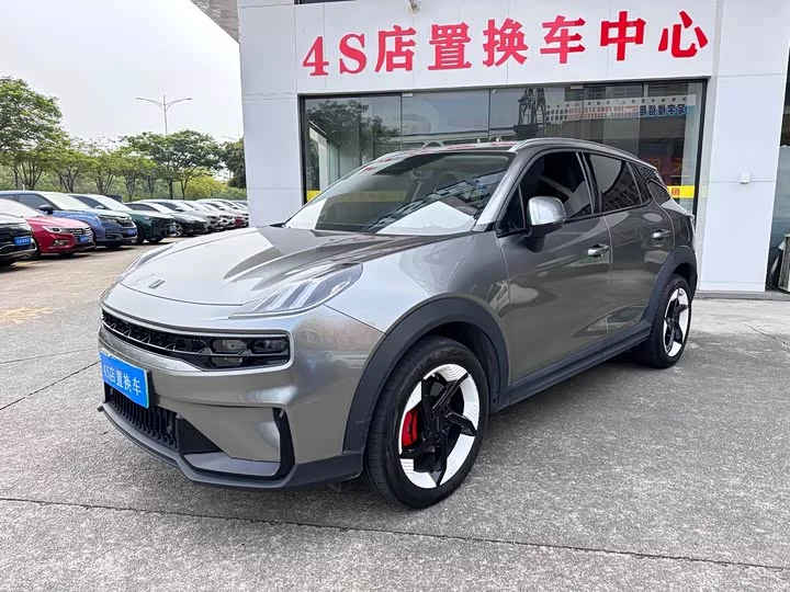 Lynk & Co 06 EM-P