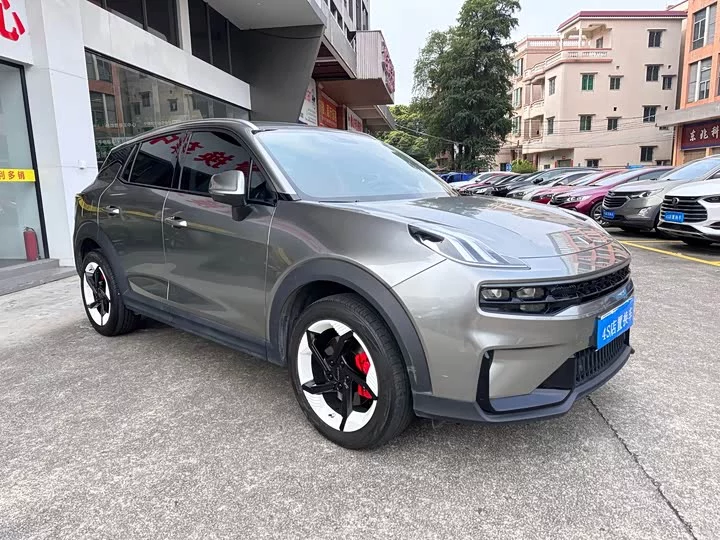 Lynk & Co 06 EM-P