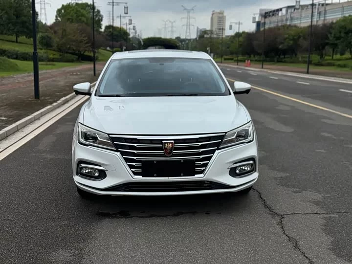 Roewe i5
