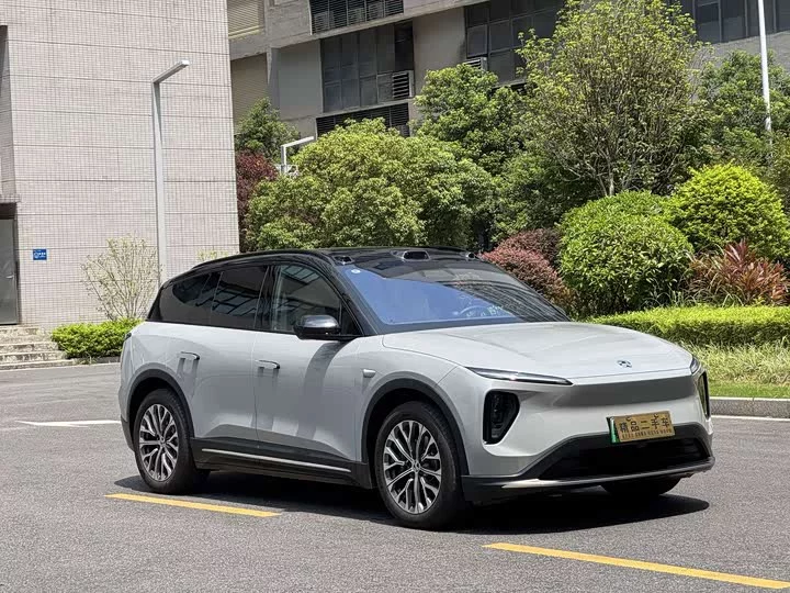 NIO ES6