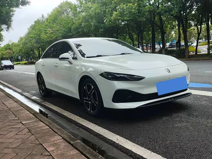 Roewe D7