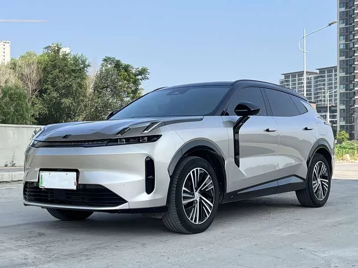 Lynk & Co 08 EM-P