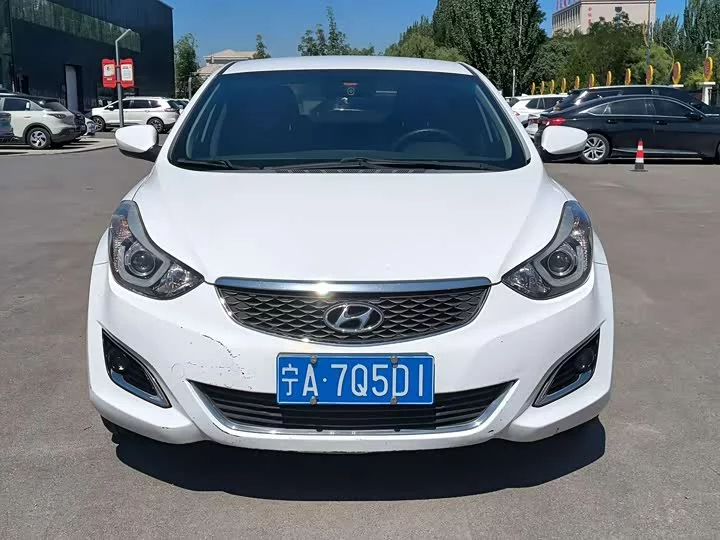 Hyundai Elantra