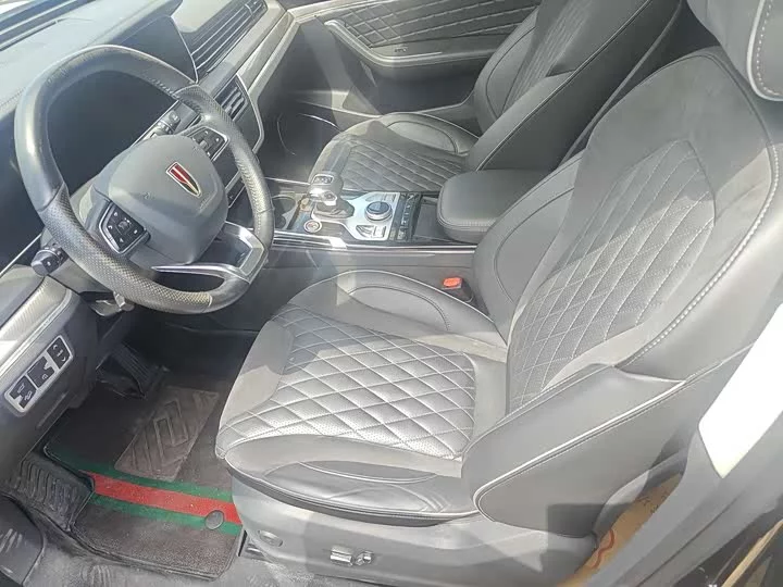 Hongqi HS5