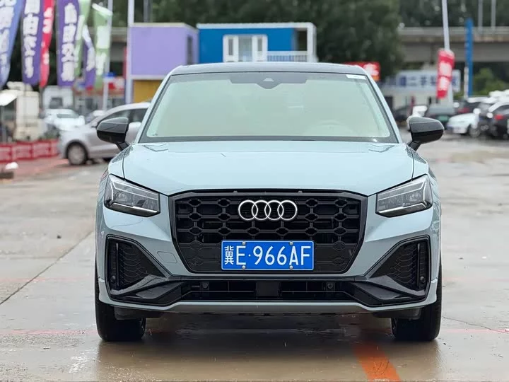 Audi Q2L
