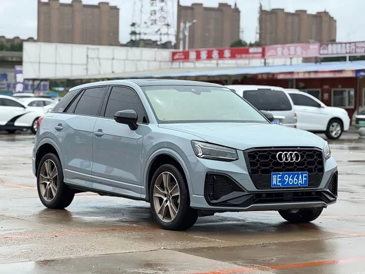 Audi Q2L