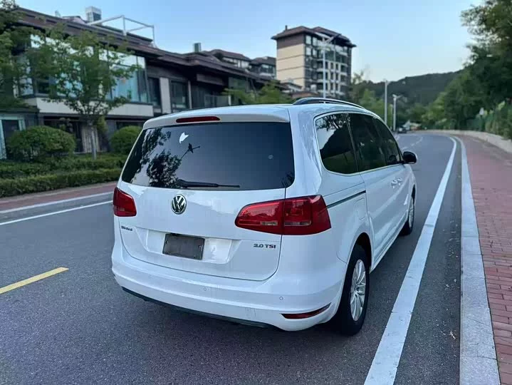 Volkswagen Sharon