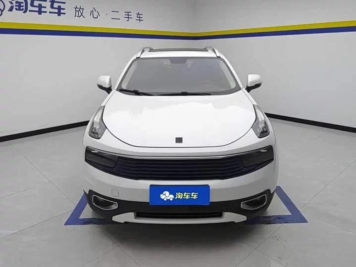 Lynk & Co 01