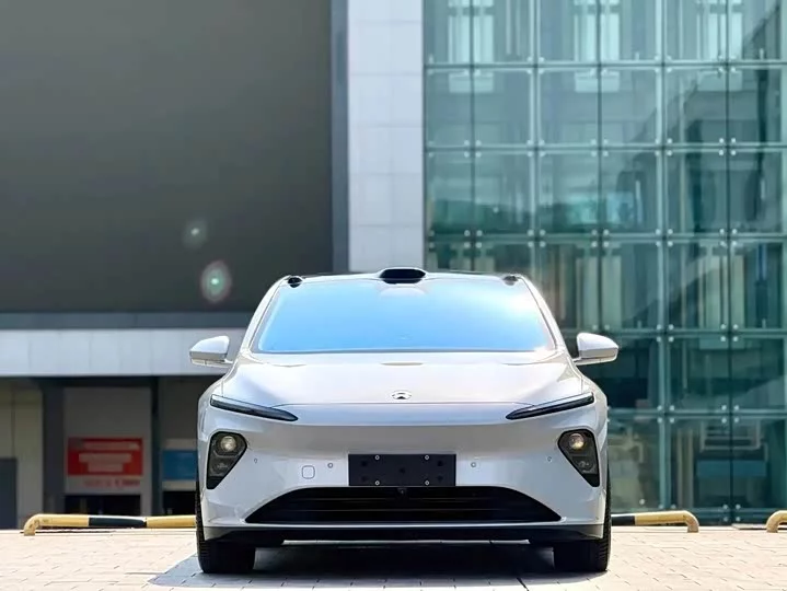 NIO ET7