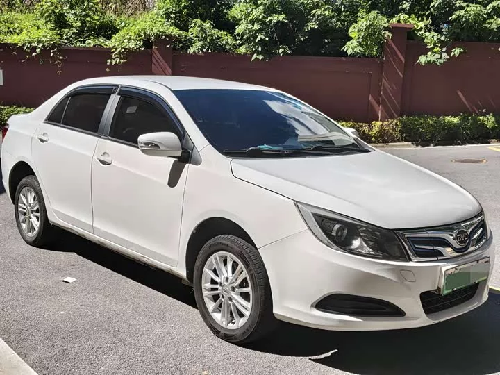 BYD e5