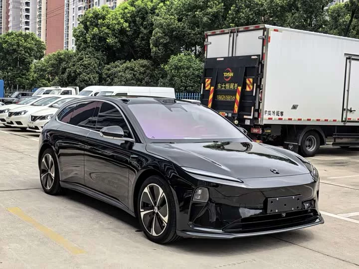 NIO ET5T
