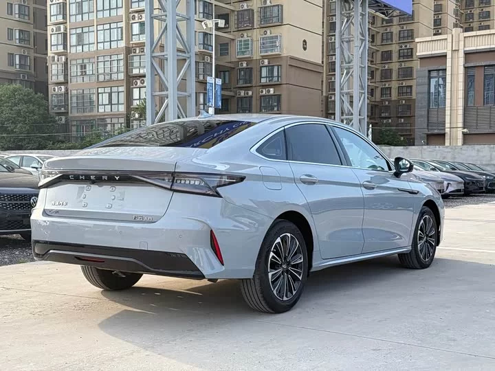 Chery Fengyun A8
