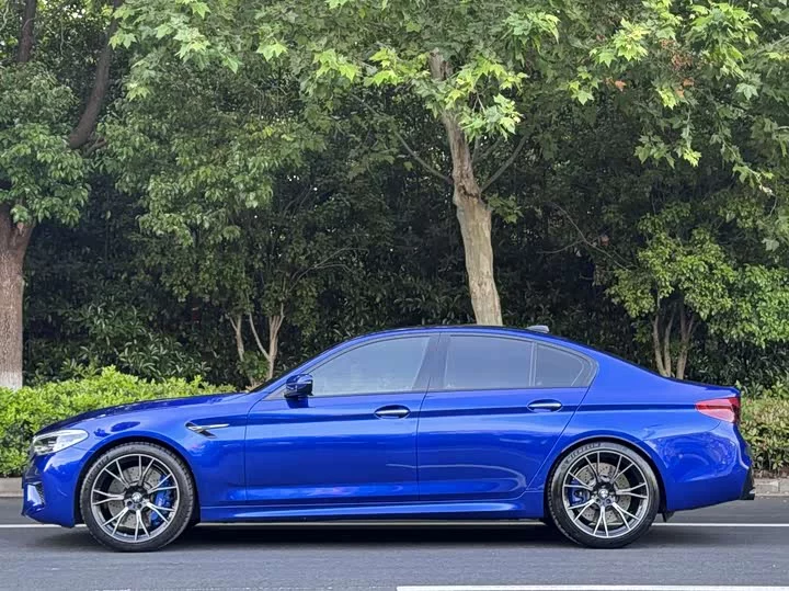 BMW M5