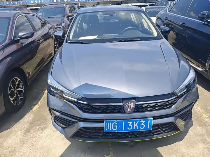 Roewe i5