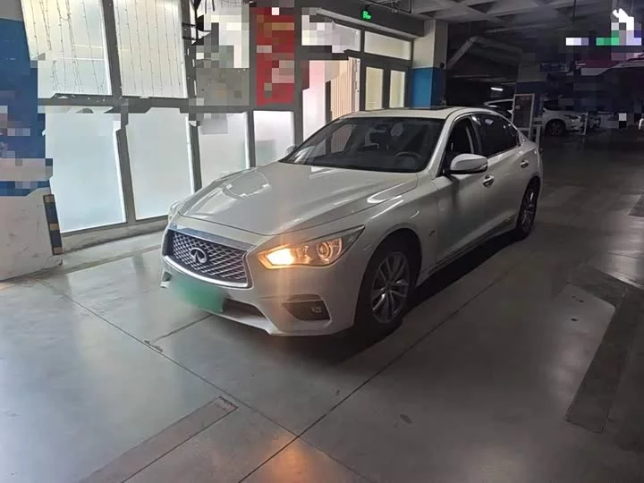 Infiniti Q50L
