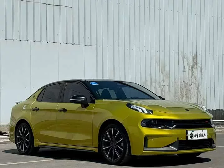 Lynk & Co 03