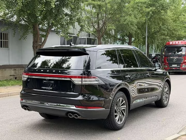 Lincoln aviator