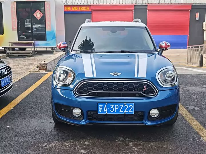 MINI COUNTRYMAN