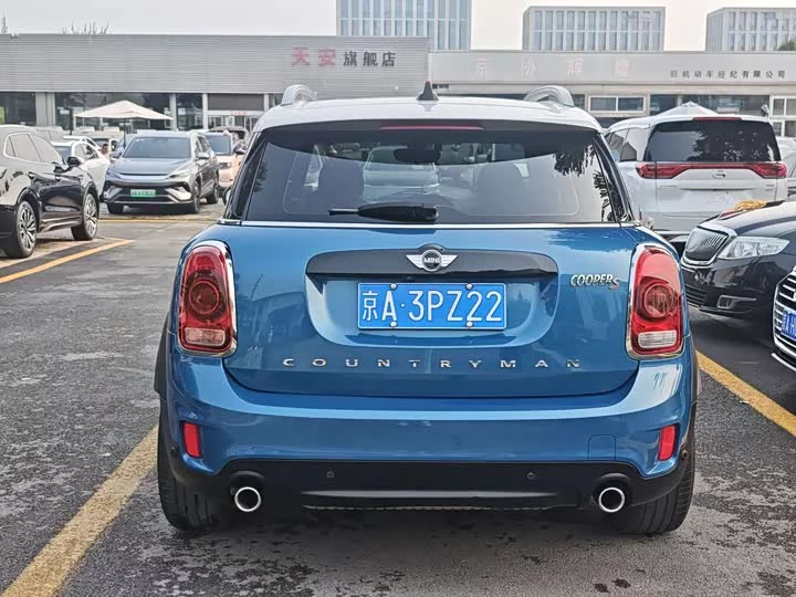 MINI COUNTRYMAN