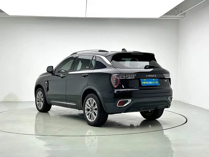 Lynk & Co 01