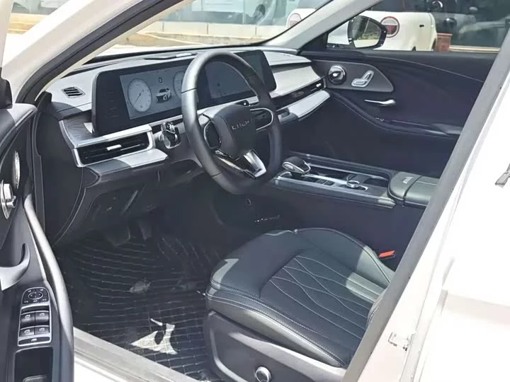 Chery Arrizo 8