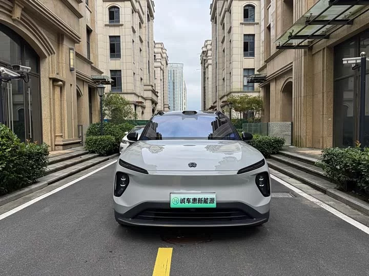 NIO ES6