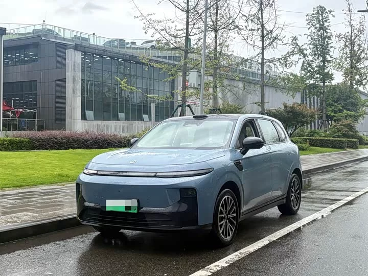Leapmotor B10