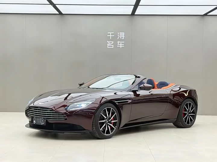 Aston Martin DB11