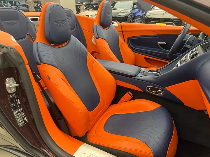 Aston Martin DB11