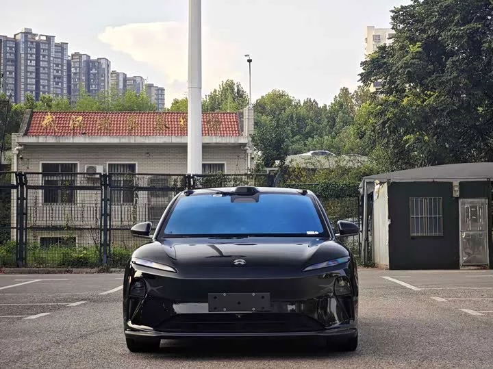 NIO ET5
