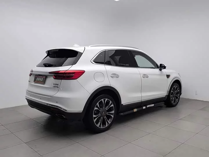 Hongqi HS5