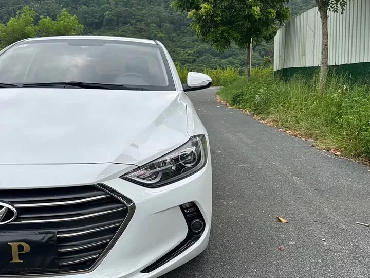 Hyundai lead