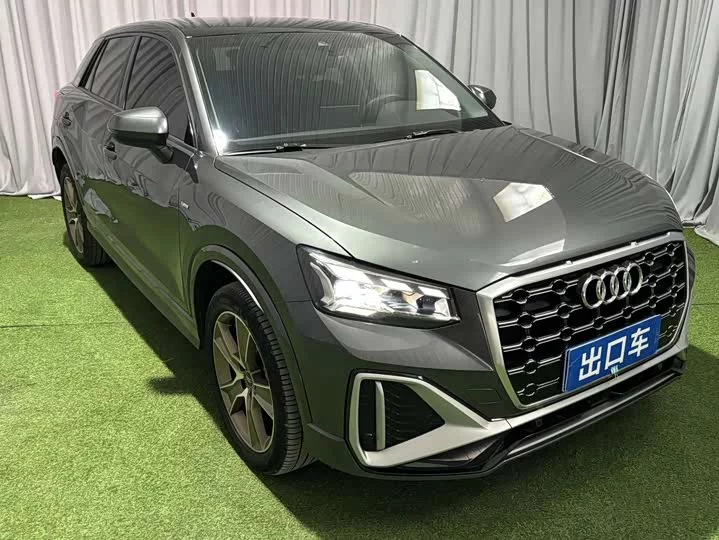 Audi Q2L