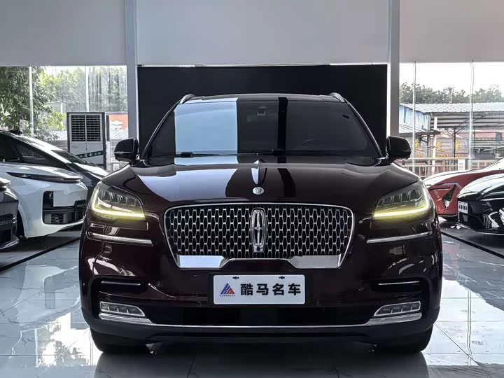 Lincoln aviator