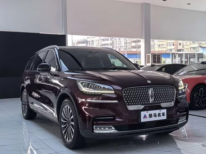 Lincoln aviator