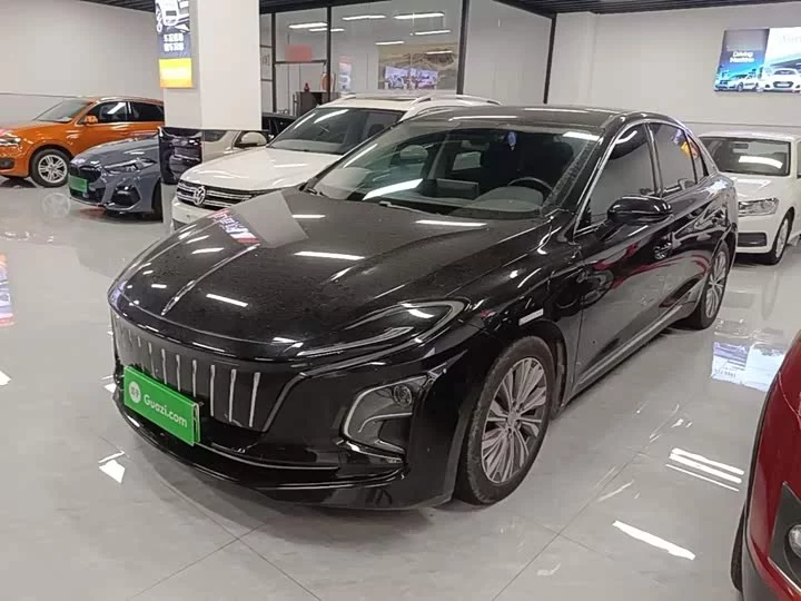 Hongqi E-QM5