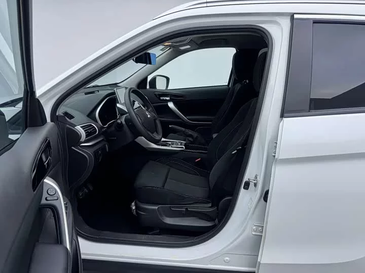 Mitsubishi Yi Ge