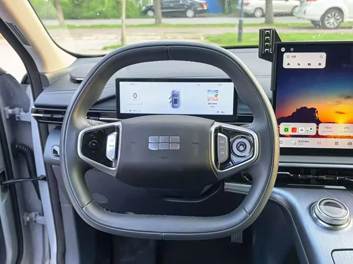 Geely Galaxy E5