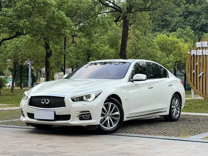 Infiniti Q50L