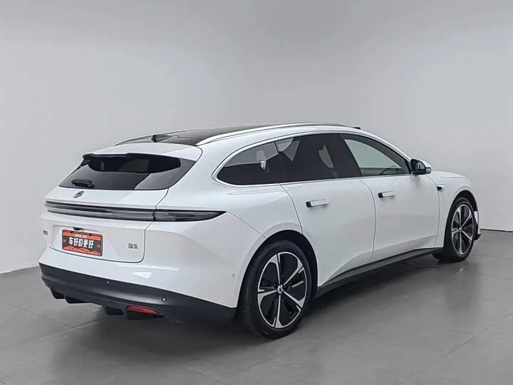 NIO ET5T