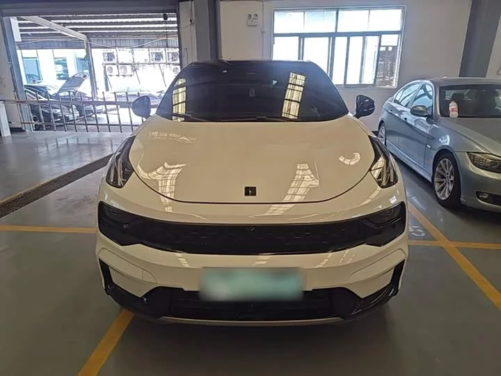 Lynk & Co 05