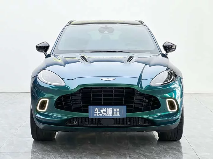 Aston Martin DBX