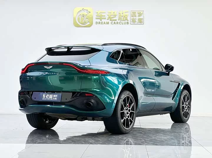 Aston Martin DBX