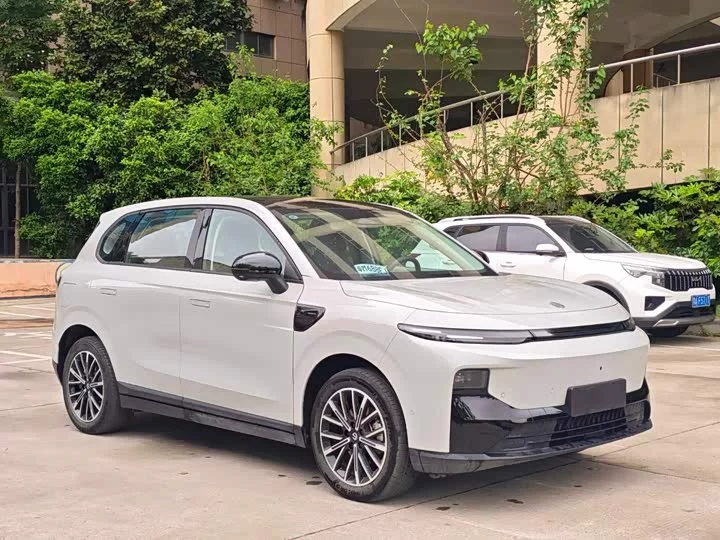 Leapmotor B10