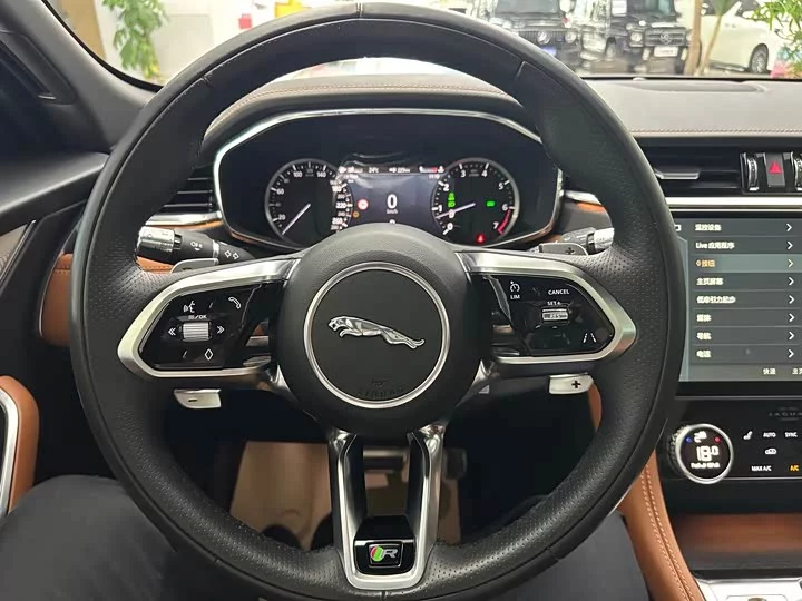 Jaguar F-PACE