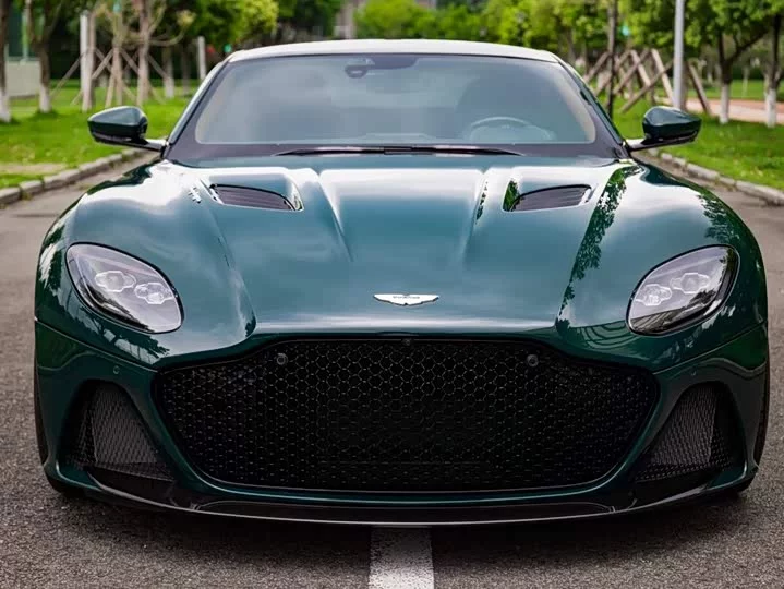 Aston Martin DBS