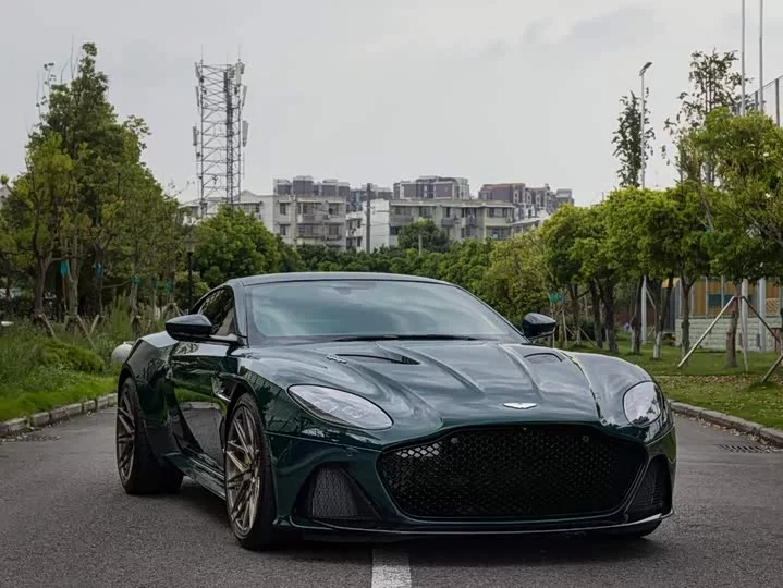 Aston Martin DBS