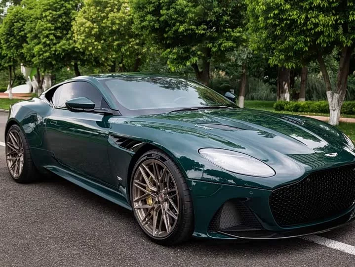 Aston Martin DBS