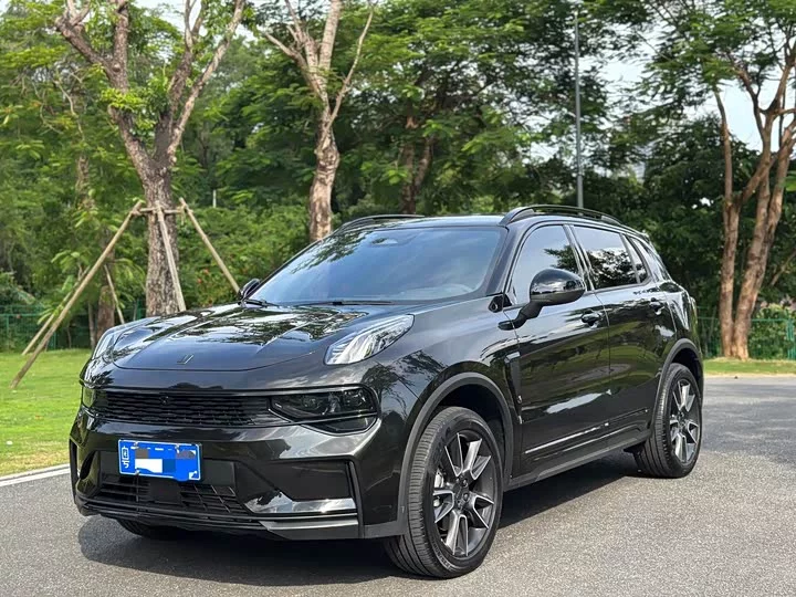 Lynk & Co 01